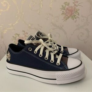 Women’s All Star Lift Platform Converse size 7